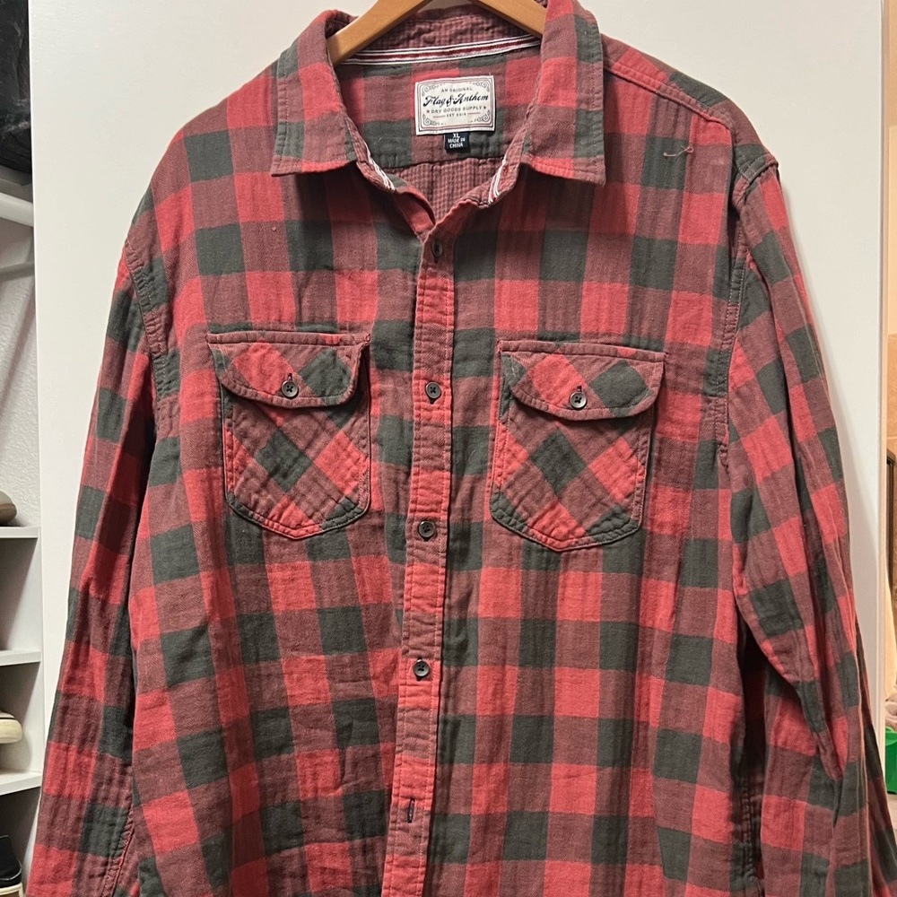 Men’s Casual Button Down